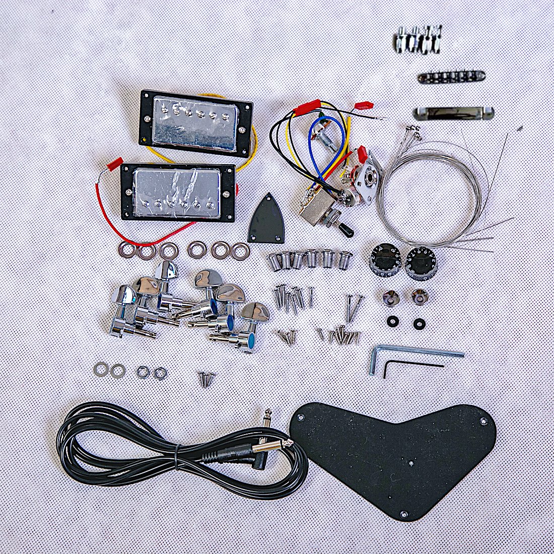 PR8FS FITTINGS CHROME Set in Neck Mahogany with Flame Maple Veneer LP Hardware Chrome with Black Fitting