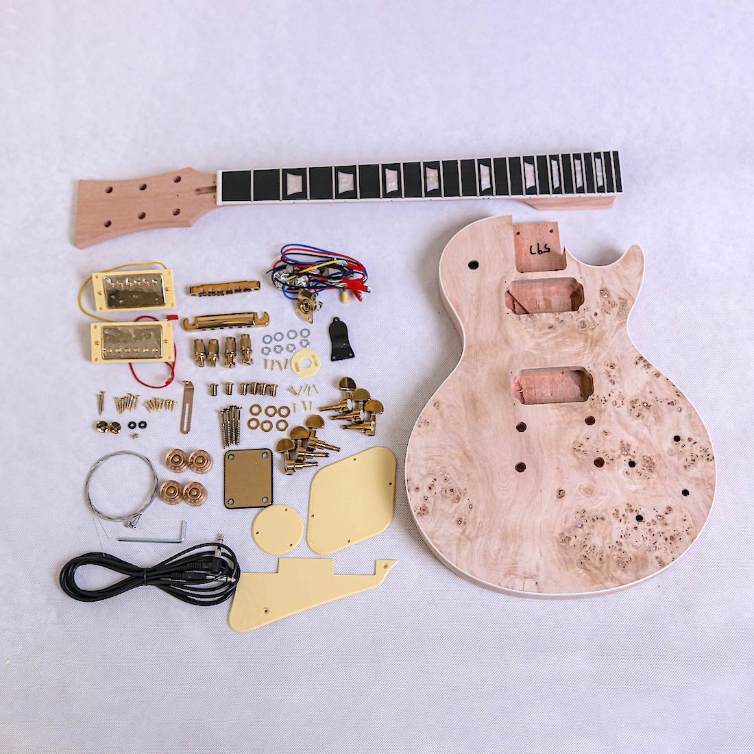 LP755 B FULL KIT FRT bolt on Gold cream (1)