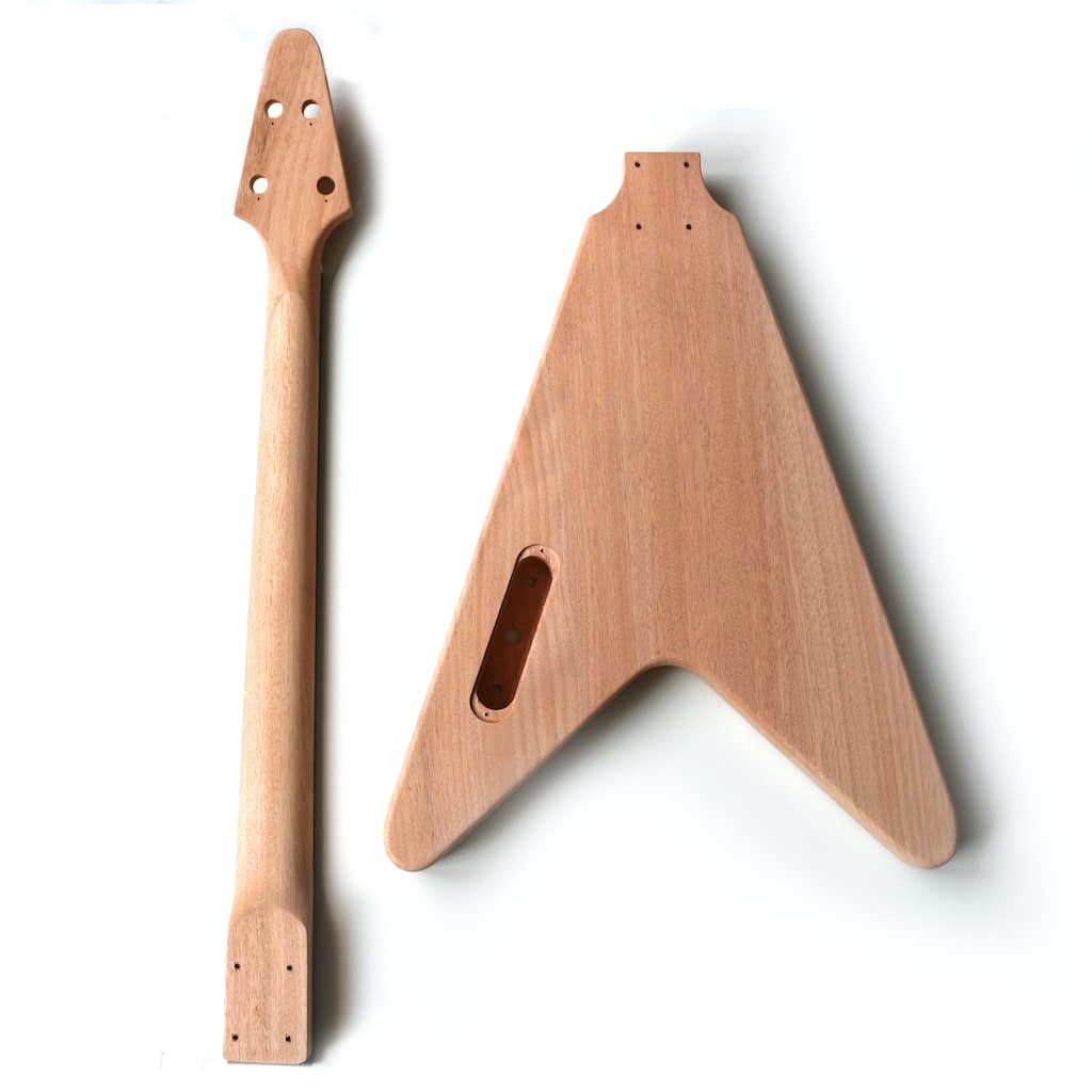 FV Bass chrome (8) a wooden guitar neck and a wooden guitar neck